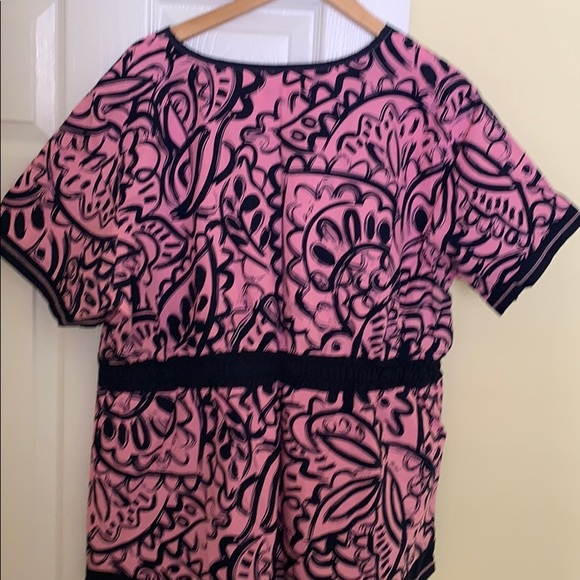 Koi Scrub top, barely worn! - Picture 3 of 3